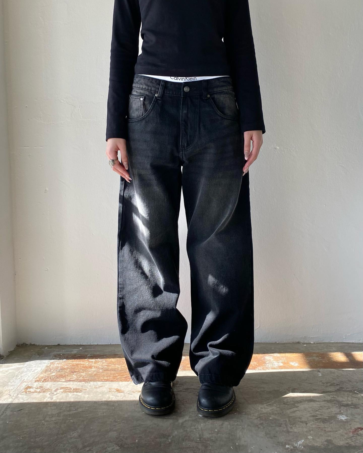 Washed Baggy Jeans