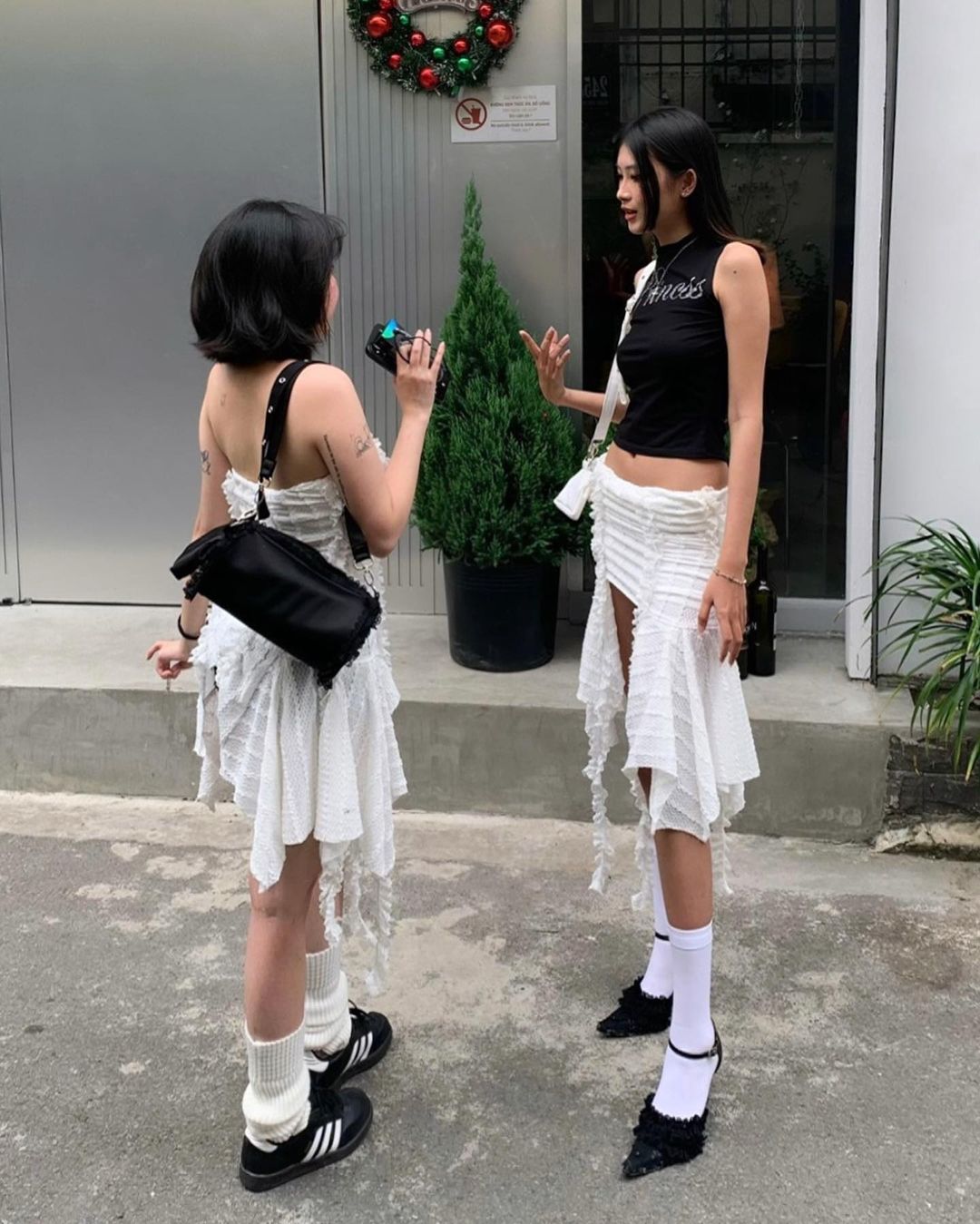 2 WAYs Frosted Fringe